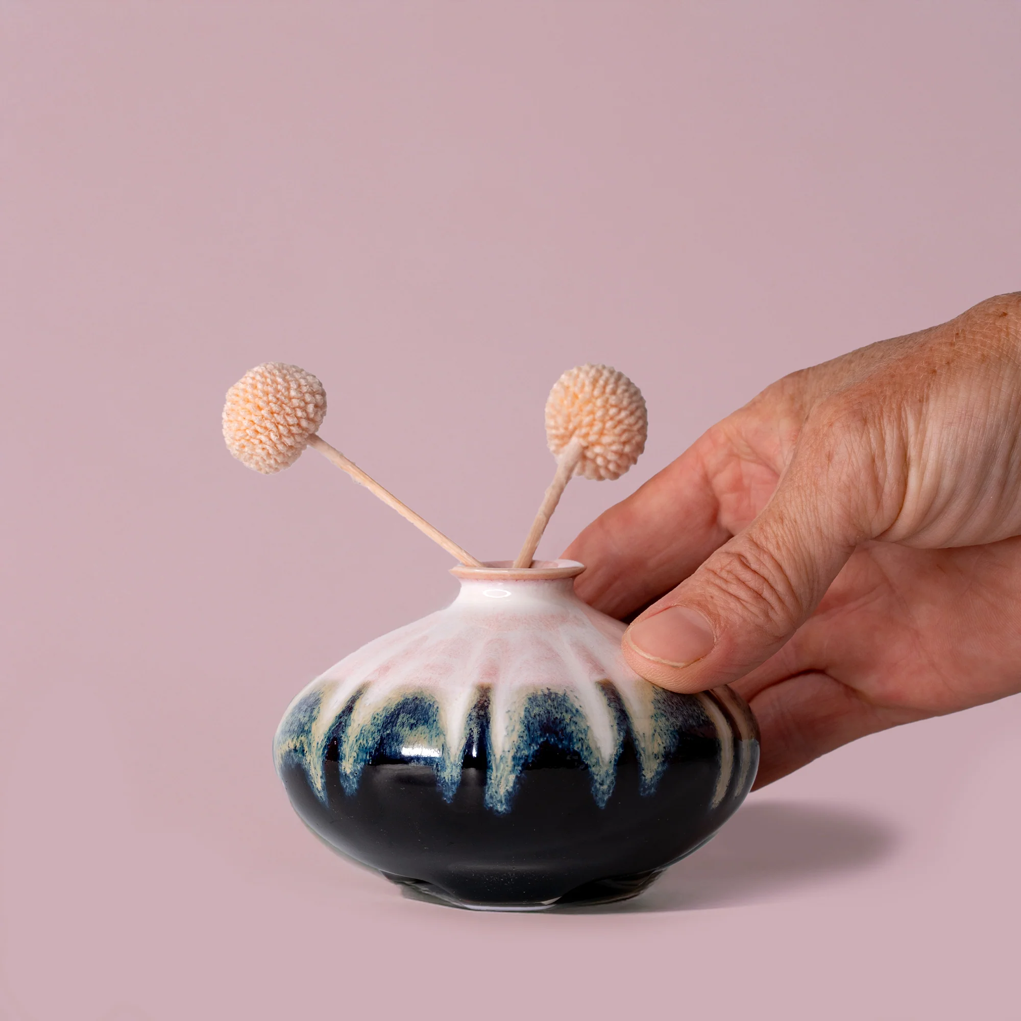 Shelly Ceramic Vase - Image 10