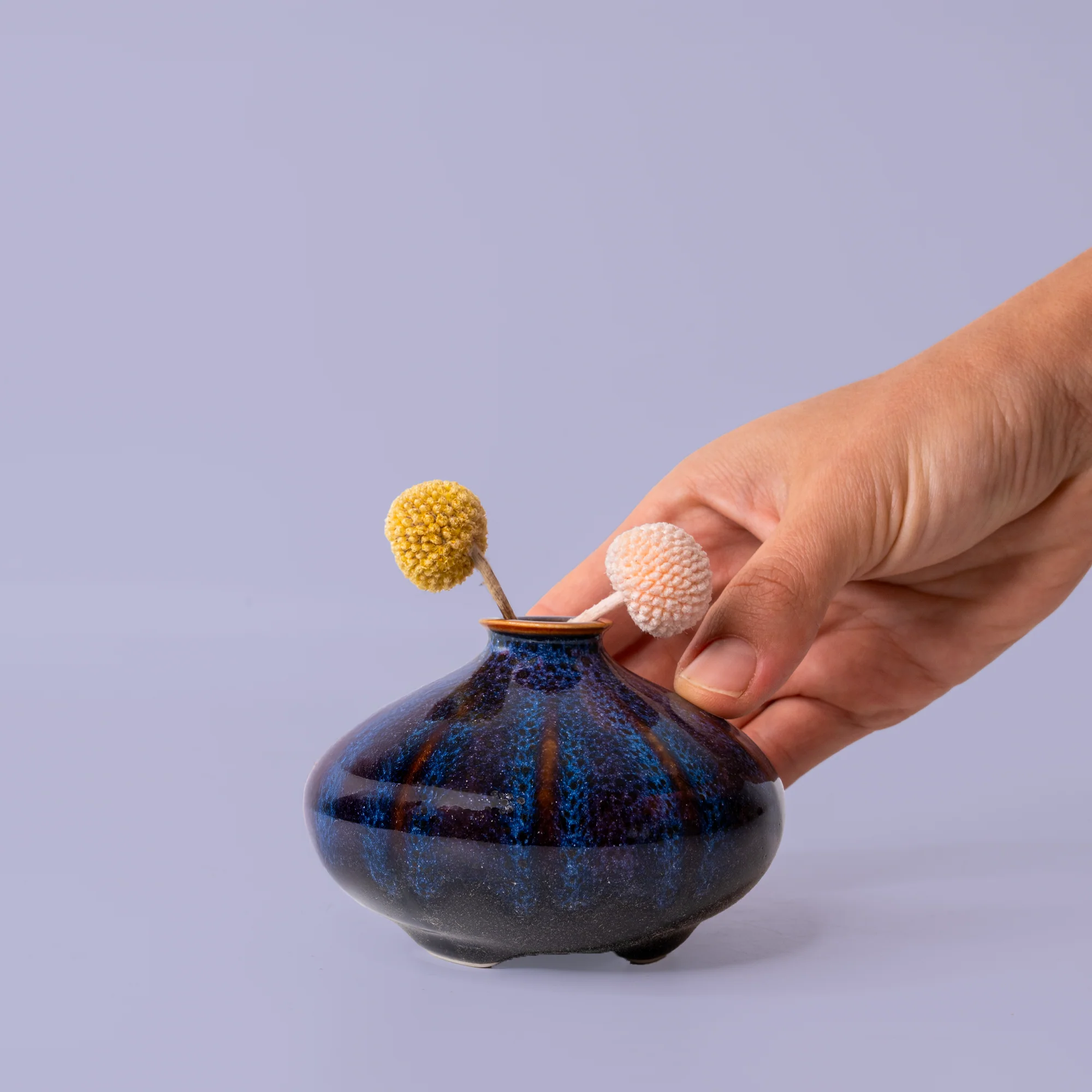Shelly Ceramic Vase - Image 12